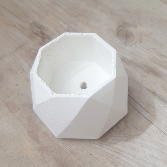 Plant pot - Picture 2 of 2